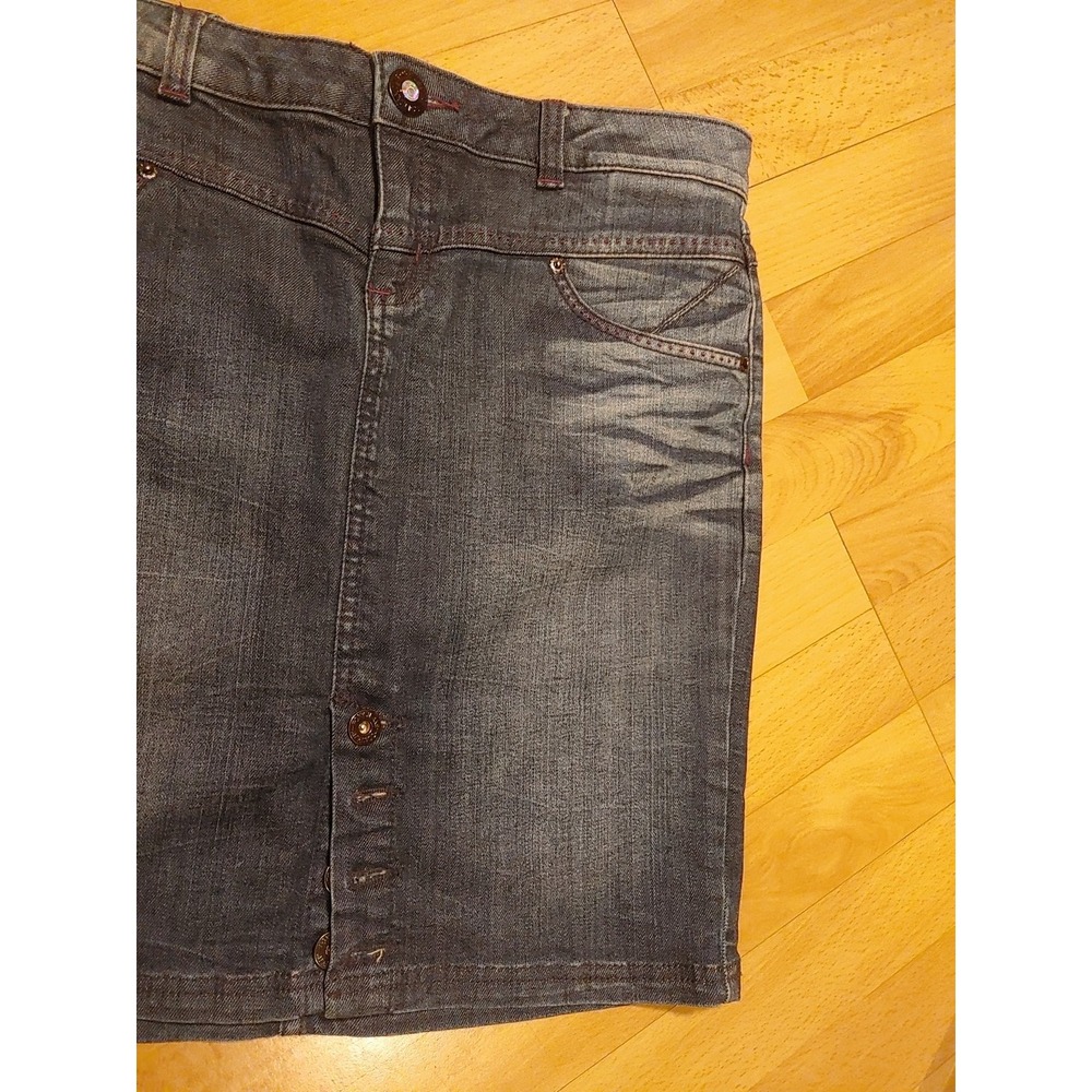 Foxy Jeans Distressed Denim Button Up Jean Skirt Size 13/32 - Picture 3 of 12